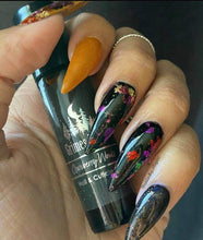 Load image into Gallery viewer, Cranberry Woods